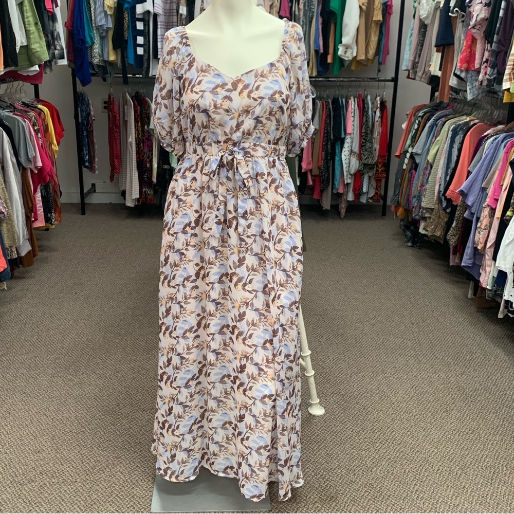 Listicle floral dress, Women's sz Medium.